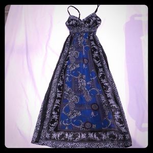 Beautiful V-neck spaghetti strap dress - SZ Large